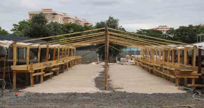 Kartal’da kurban satış ve kesim alanı bayrama hazır