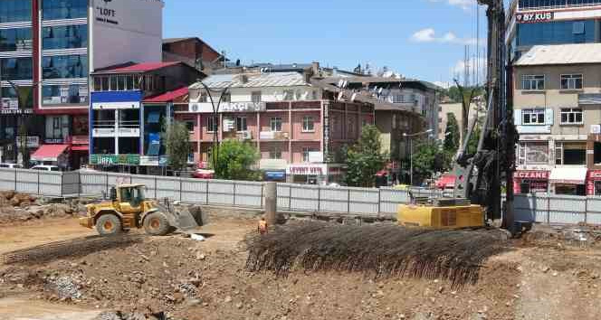 Bingöl’de Kent Meydanı projesi devam ediyor