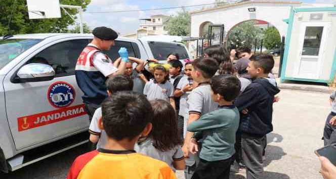 Jandarma 184. kuruluş yıl dönümünde öğrencilerle buluştu