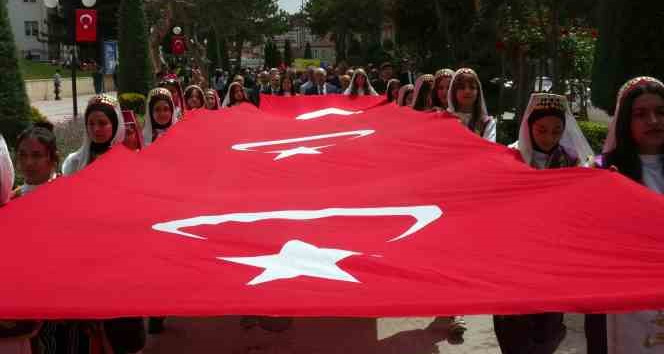 Yozgat’ta Halk Oyunları Şenliği düzenlendi