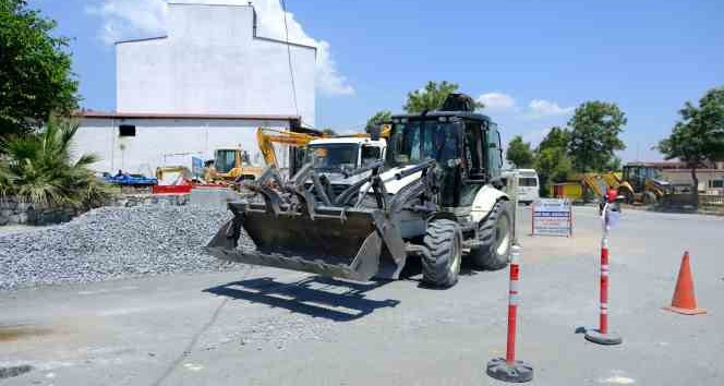 ASKİ ekipleri çalışmalarını sürdürüyor