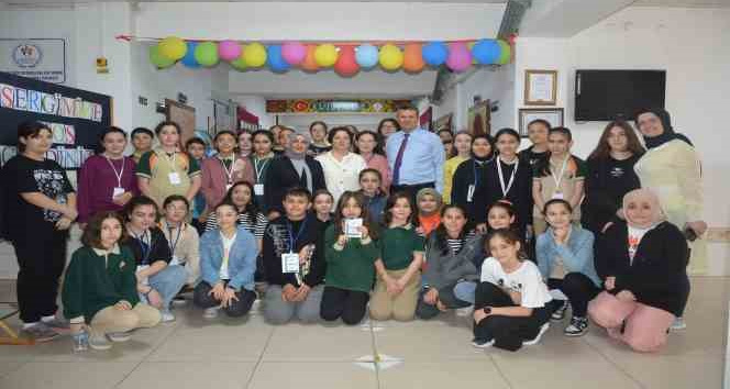 Ortaokul öğrencilerden 300 adet görsel eser