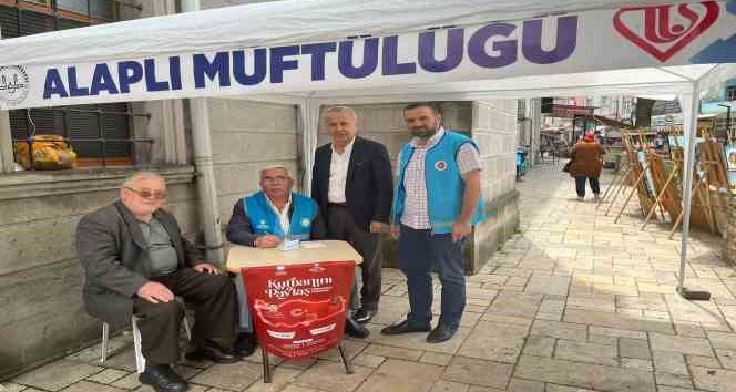 Alaplı Müftülüğü vekalet yoluyla kurban bağış standı açtı