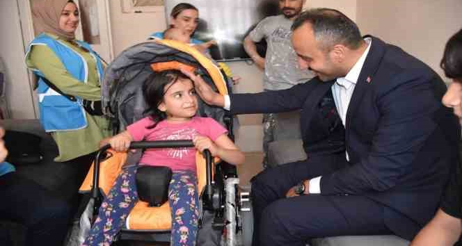 Siirt’te engellilere akülü araç ve malzeme desteği sağlandı