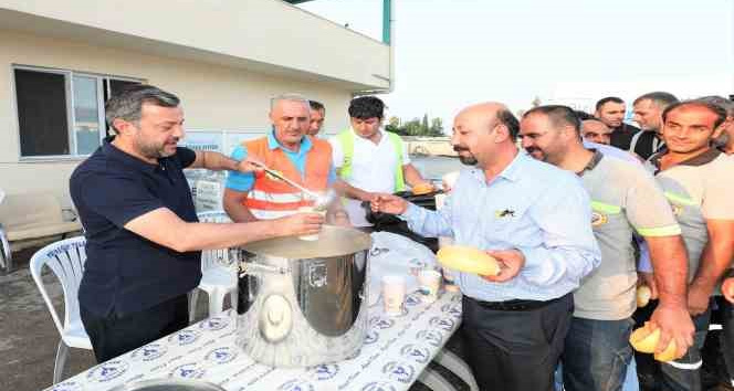 Yüreğir Belediye Başkanı Kocaispir, işçilerle bir araya geldi