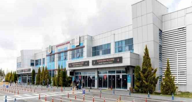 "Uçağı mı bombalayalım" diyen iki yolcu ortalığı birbirine kattı