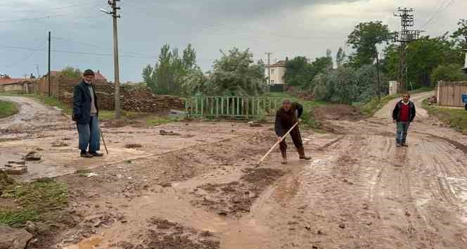 Vali Yiğitbaşı: “Sel baskınlarının yaşandığı bölgelerde yaralar sarılacak”