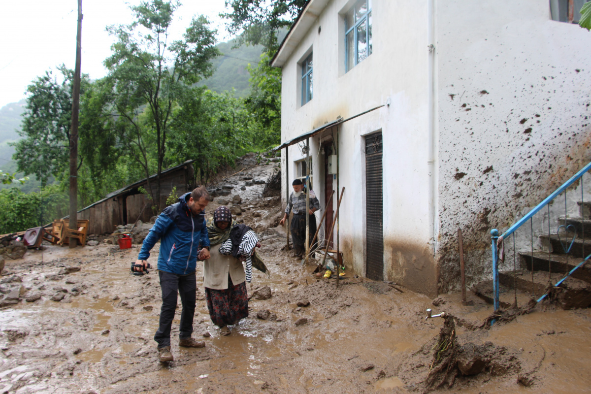 Selden etkilenen yaşlı çift yaşadıkları korku dolu anları anlattı
