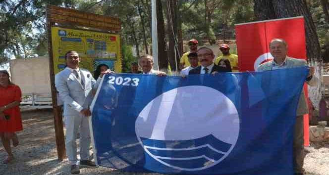 Fethiye’de okulun işlettiği Büyük Samanlık Koyu’na ’mavi bayrak’ çekildi