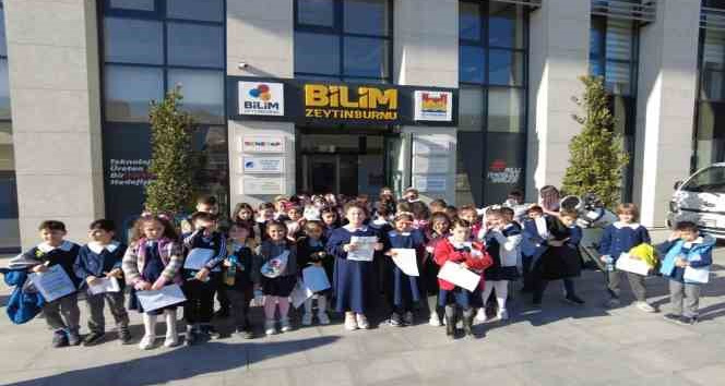 Zeytinburnu’nda karneyi alan yaz boyu eğlenceye doyacak