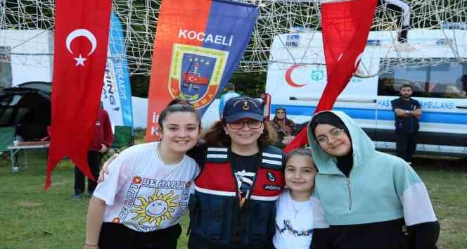 Kuruluş yıl dönümlerini çocuklarla kutladılar