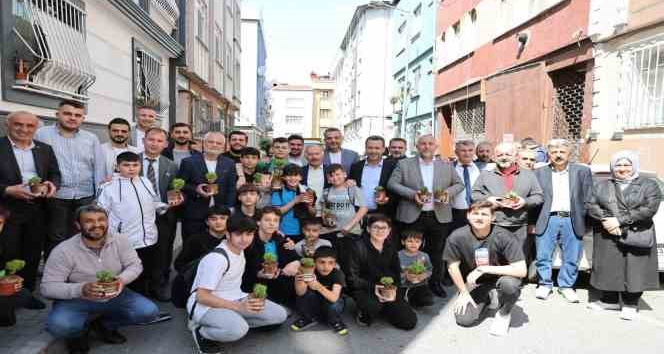 Bayrampaşa’da 50 bin fesleğen dağıtılacak