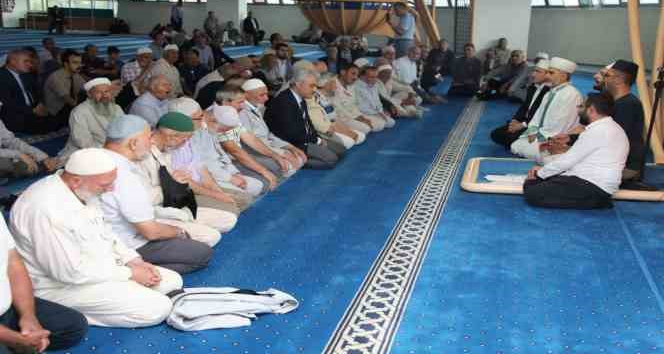 Hacı adayları uğurlandı