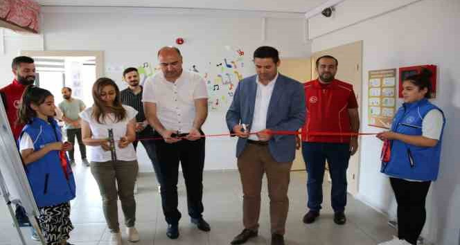 Ortaklar Genç Ofis’te yıl sonu resim sergisi ve gösteriler düzenlendi