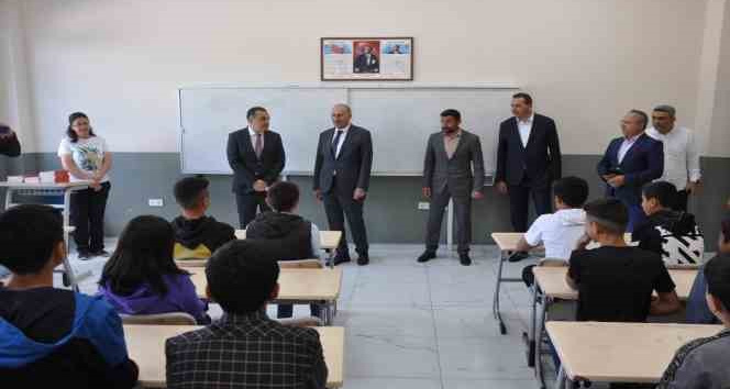 Kars’ta 60 bin öğrenci karne aldı