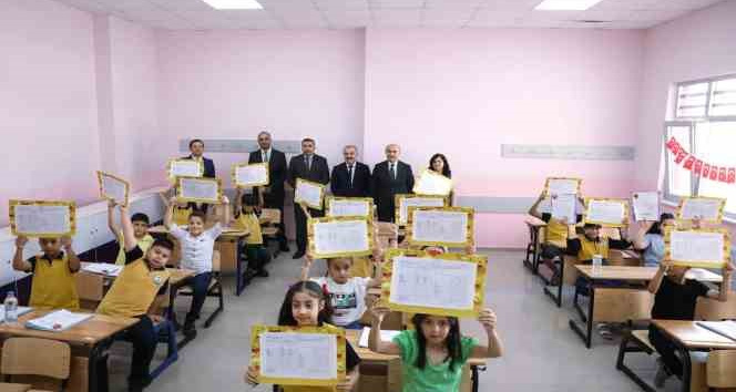 Mardin’de 278 bin öğrenci karne sevinci yaşadı