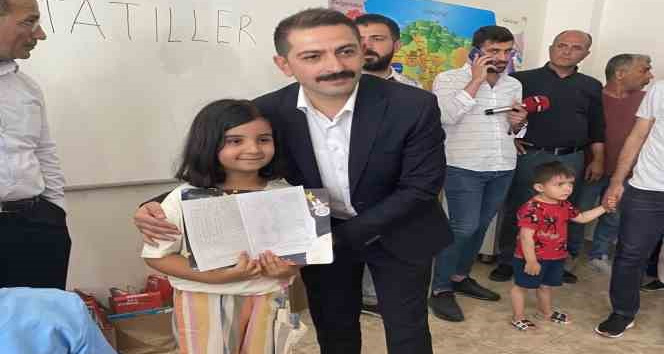 Deprem bölgesi Adıyaman’da 145 bin 652 öğrenci karne sevinci yaşadı