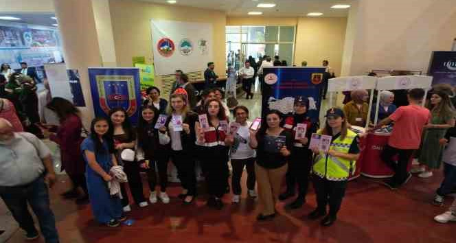 Jandarma, fuara gelen ziyaretçileri bilgilendirdi