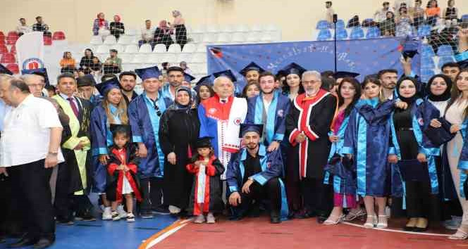 Hakkari Üniversitesinde mezuniyet töreni