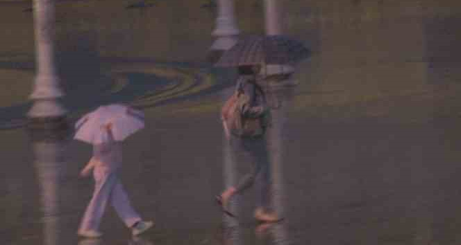 İstanbul’da gök gürültülü sağanak yağış etkili oluyor