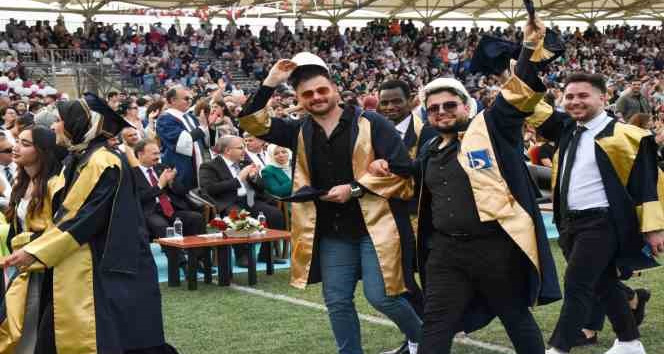 BŞEÜ’de 2 bin 713 öğrenci mezun oldu