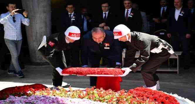 9. Cumhurbaşkanı Süleyman Demirel, kabri başında törenle anıldı