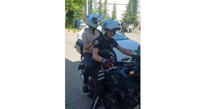 Bingöl’de Yunus Timi, sınava girecek 2 öğrencinin yardımına yetişti