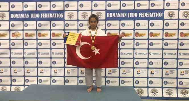 Karamanlı Milli Judocu Leyla Abanoz’un Balkan Şampiyonu olması sevindirdi