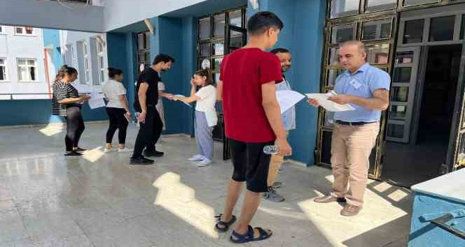 Kilis’te adaylar ikinci oturumda ter döküyor