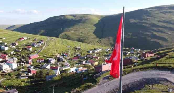 Atatürk’ün silueti görülmeye başlandı