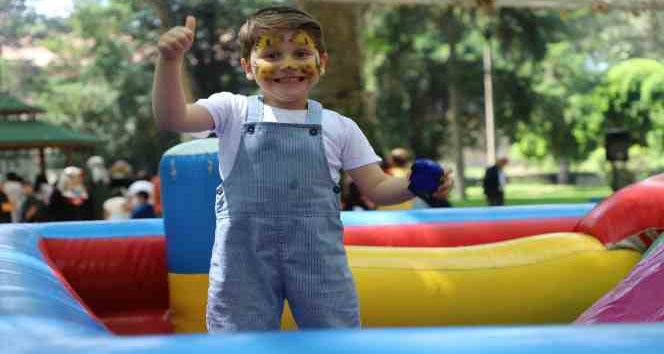 Karne şenliğinde çocuklar doyasıya eğlendi