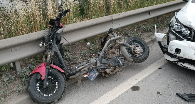 Kocaelide motosiklet bariyerlere çarptı: 1i ağır 2 yaralı