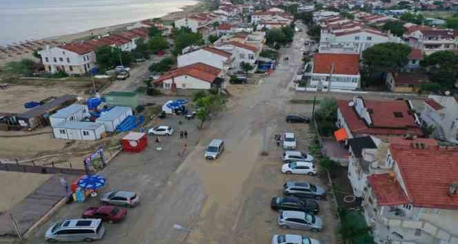 Tatil beldesi Erikli sular altında kaldı