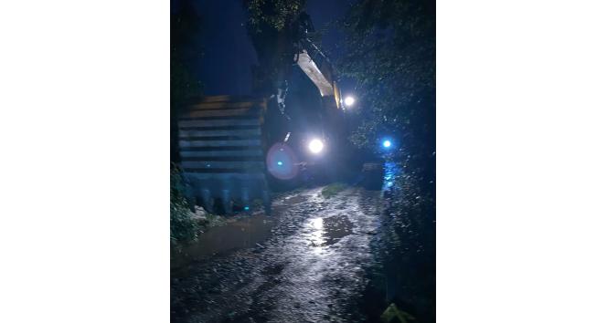 Yağmurdan etkilenen bölgelerde çalışmalar sürüyor