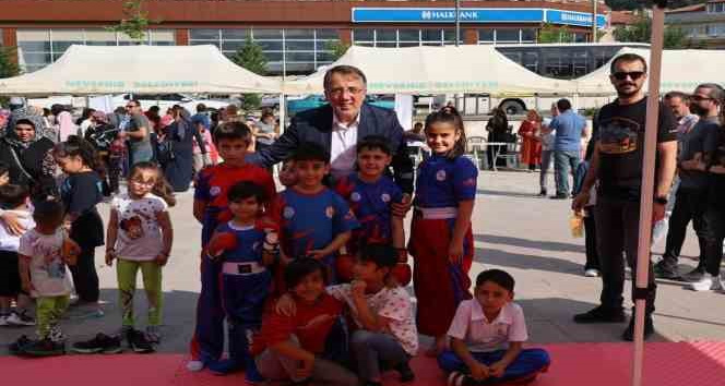 “Babafest" etkinliğinde babalar ve çocuklar eğlendi