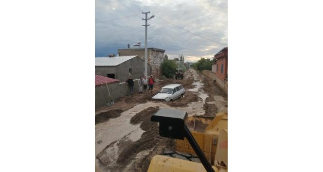 Sel nedeniyle Nevşehir-Aksaray Karayolu ulaşıma kapandı