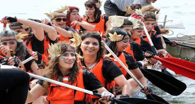 Küçükçekmece Gölü’nde Dragon Bot Festivali heyecanı yaşandı