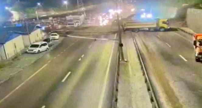 Trabzon-Gümüşhane karayolu işte böyle trafiğe kapandı