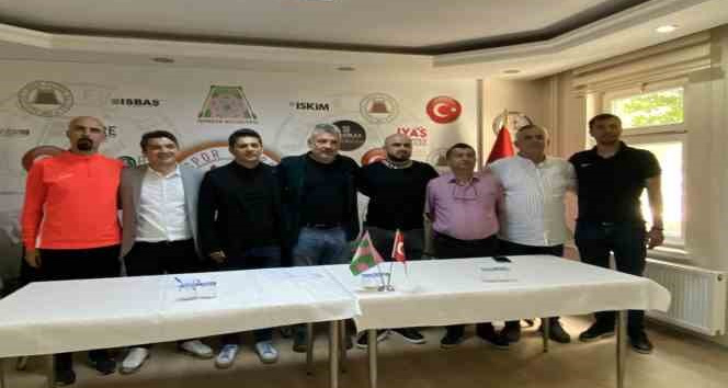Isparta 32 Spor, Hakan Hayati  Karaca ile sözleşme imzaladı