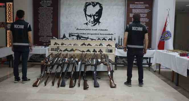 Edirne’de “Kukla 22” operasyonunda adeta cephanelik çıktı