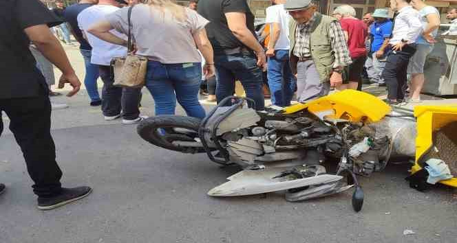 Motosikletle çarpışan otomobil sürücüsü kaza yerinden kaçtı