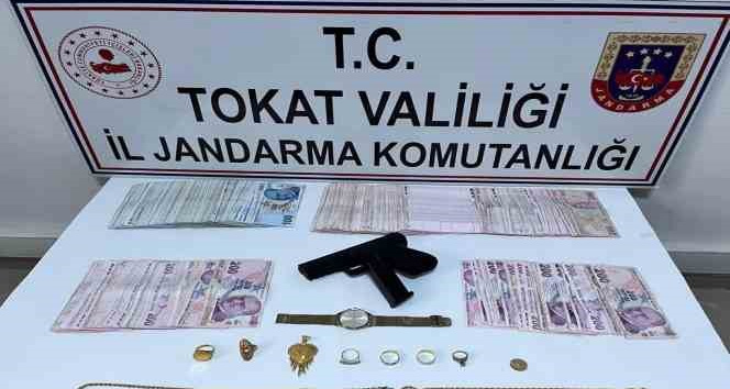 Bohçacı kılığındaki hırsızlık şüphelileri gözaltına alındı