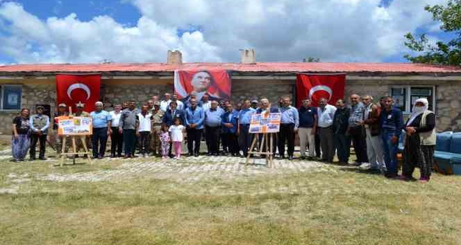 PKK’lı teröristlerce şehit edilen öğretmen Nevzat Akdemir anıldı