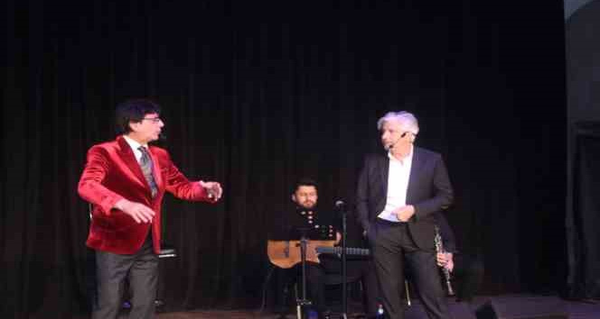 Uygur kardeşler Nevşehir’de sahne aldı