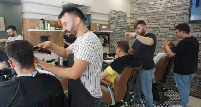 Edirneli kuaför ve berberlerden ’randevu alın’ çağrısı