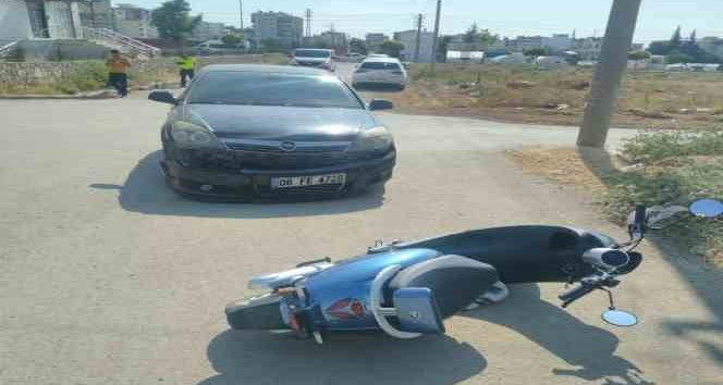 Motosiklet ile otomobil çarpıştı: 1 yaralı