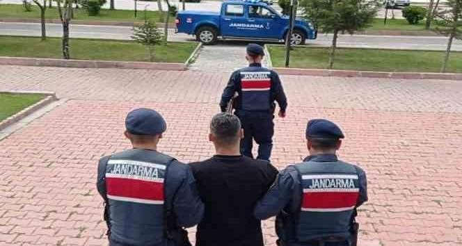 Uyuşturucu ve hırsızlıktan aranan şahıs yakalandı