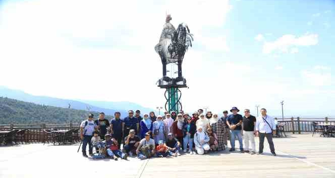 Malezyalı turizmciler Pamukkale Seyir Tepesi’ne hayran kaldı