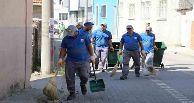 Edremit’te detaylı mahalle temizliği sürüyor