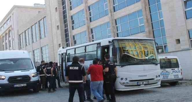 Edirne’de ’Kukla 22’ operasyonunda yakalanan 24 şüpheli adliyeye sevk edildi